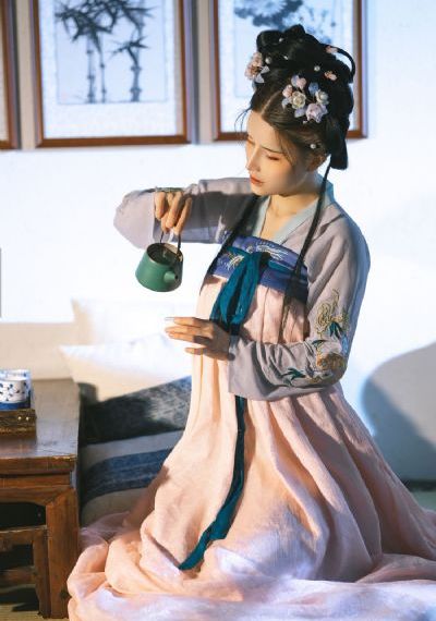 国产成人精品综合久久久免费观看_超清免费观看视频